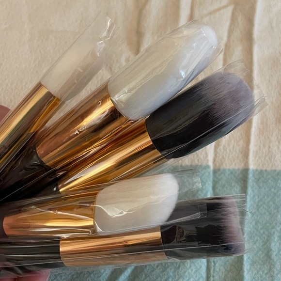 🥳2/$15 — Set of 5 Large Make Up Brushes BRAND NEW NWT - Picture 7 of 10